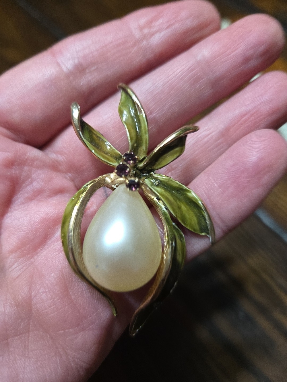 Vintage-Inspired Pearl & Amethyst Teardrop Floral Brooch Gorgeous Costume Vintag
